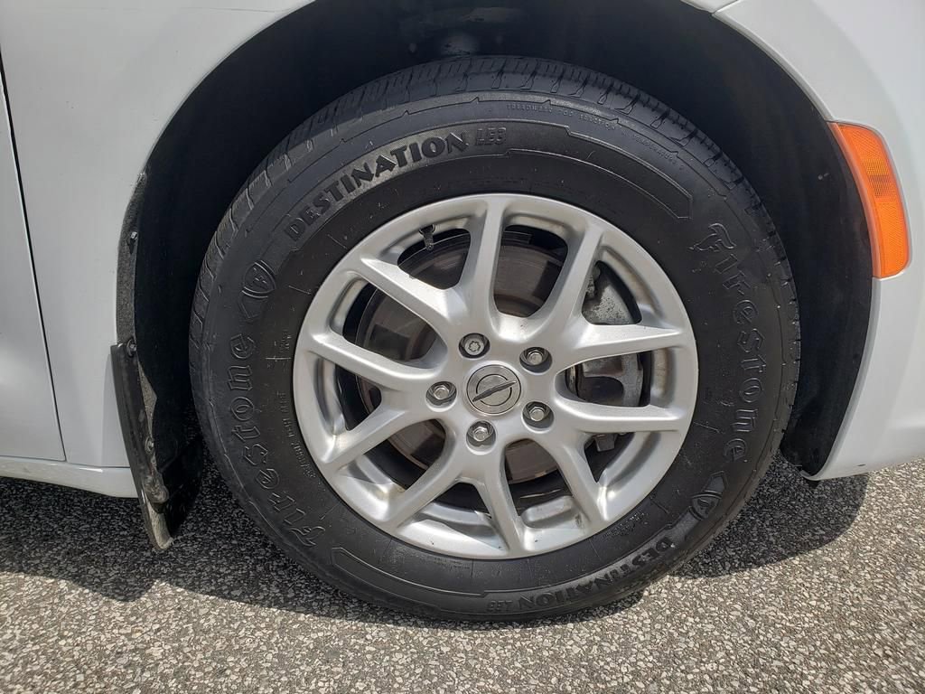 Used 2022 Chrysler Pacifica Touring-L FWD image 33