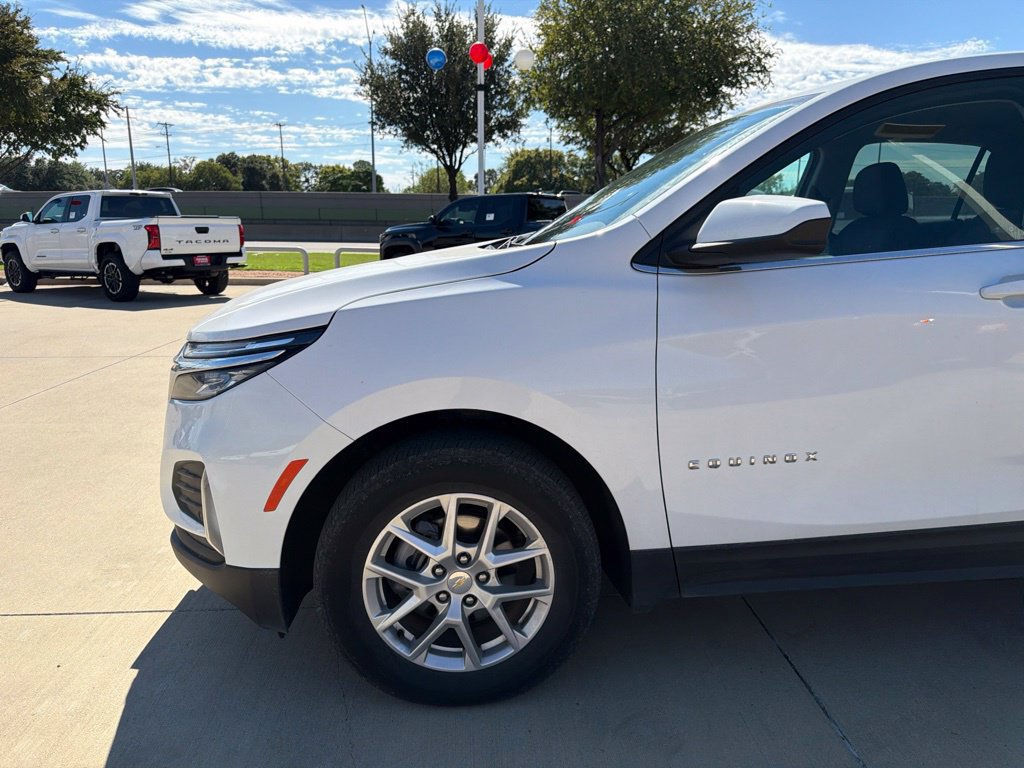 Used 2024 Chevrolet Equinox LT AWD/4WD image 2