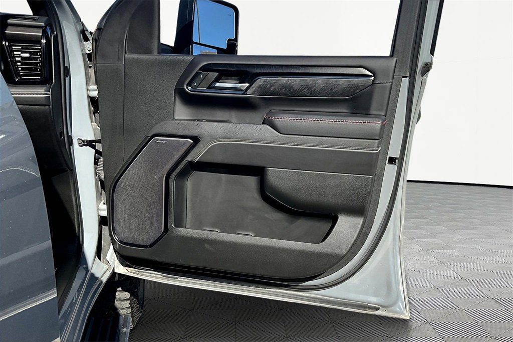 Used 2024 GMC Sierra 2500 AT4X w/ AT4X AEV Edition image 25