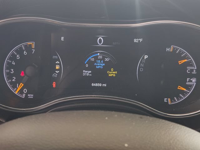 Used 2020 Jeep Grand Cherokee Altitude RWD image 14