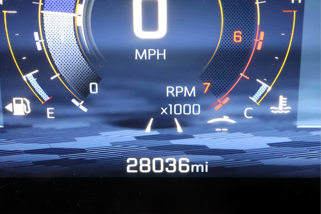 Used 2025 Chevrolet Traverse RS AWD/4WD image 14