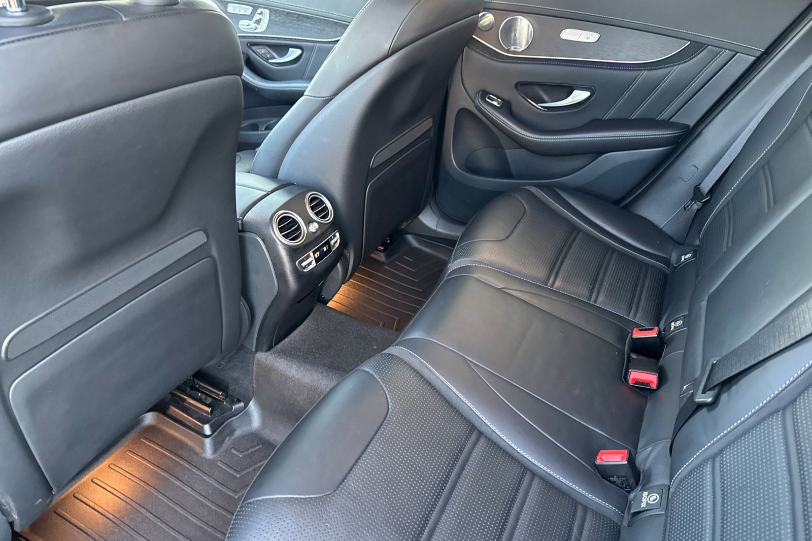 Used 2021 Mercedes-Benz GLC 63 AMG 4MATIC image 28