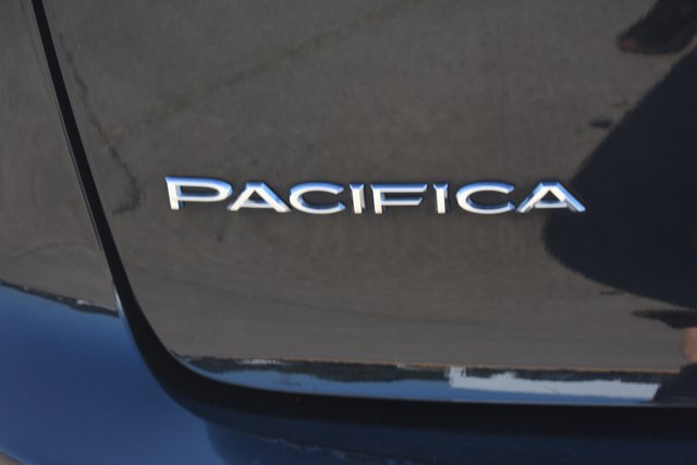 Used 2021 Chrysler Pacifica Touring-L AWD/4WD image 7