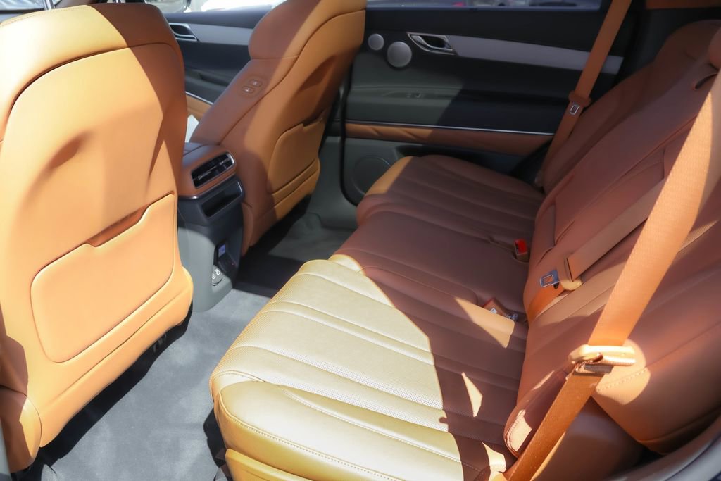 Used 2025 Genesis GV80 2.5T Advanced image 32