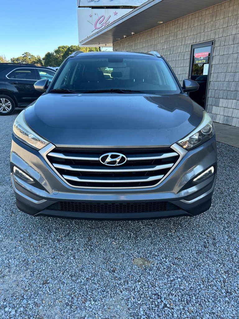 Used 2017 Hyundai Tucson SE image 2