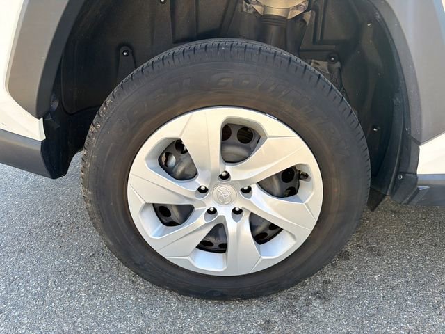 Used 2023 Toyota RAV4 LE image 17