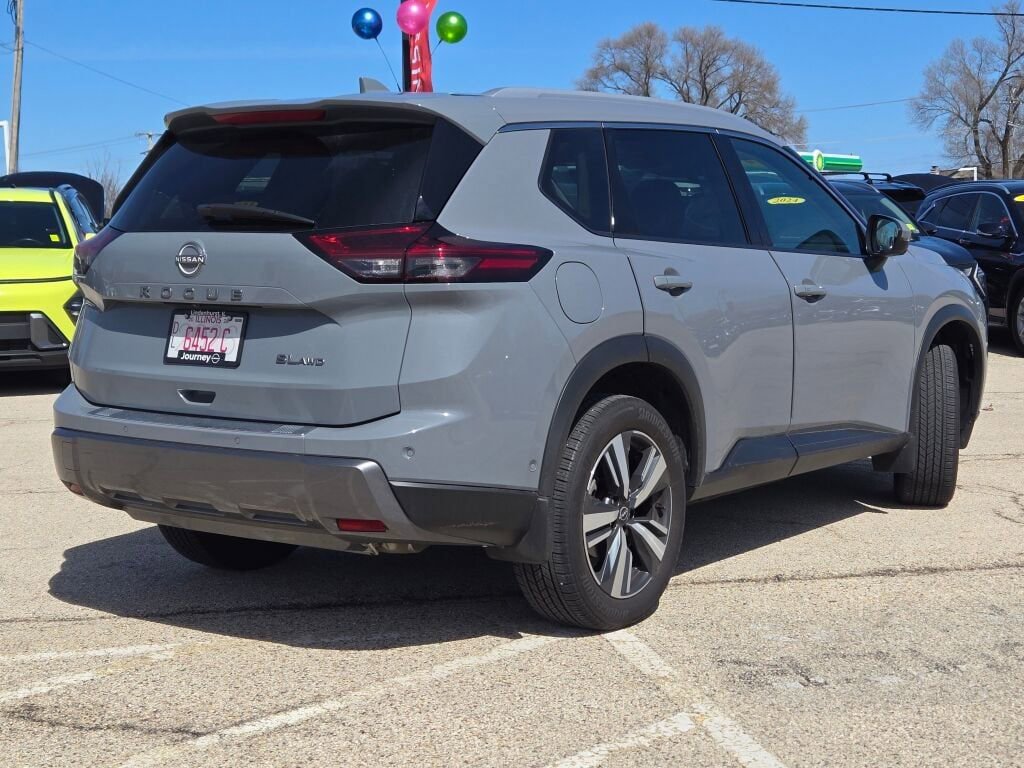 Used 2024 Nissan Rogue SL w/ SL Premium Package image 12