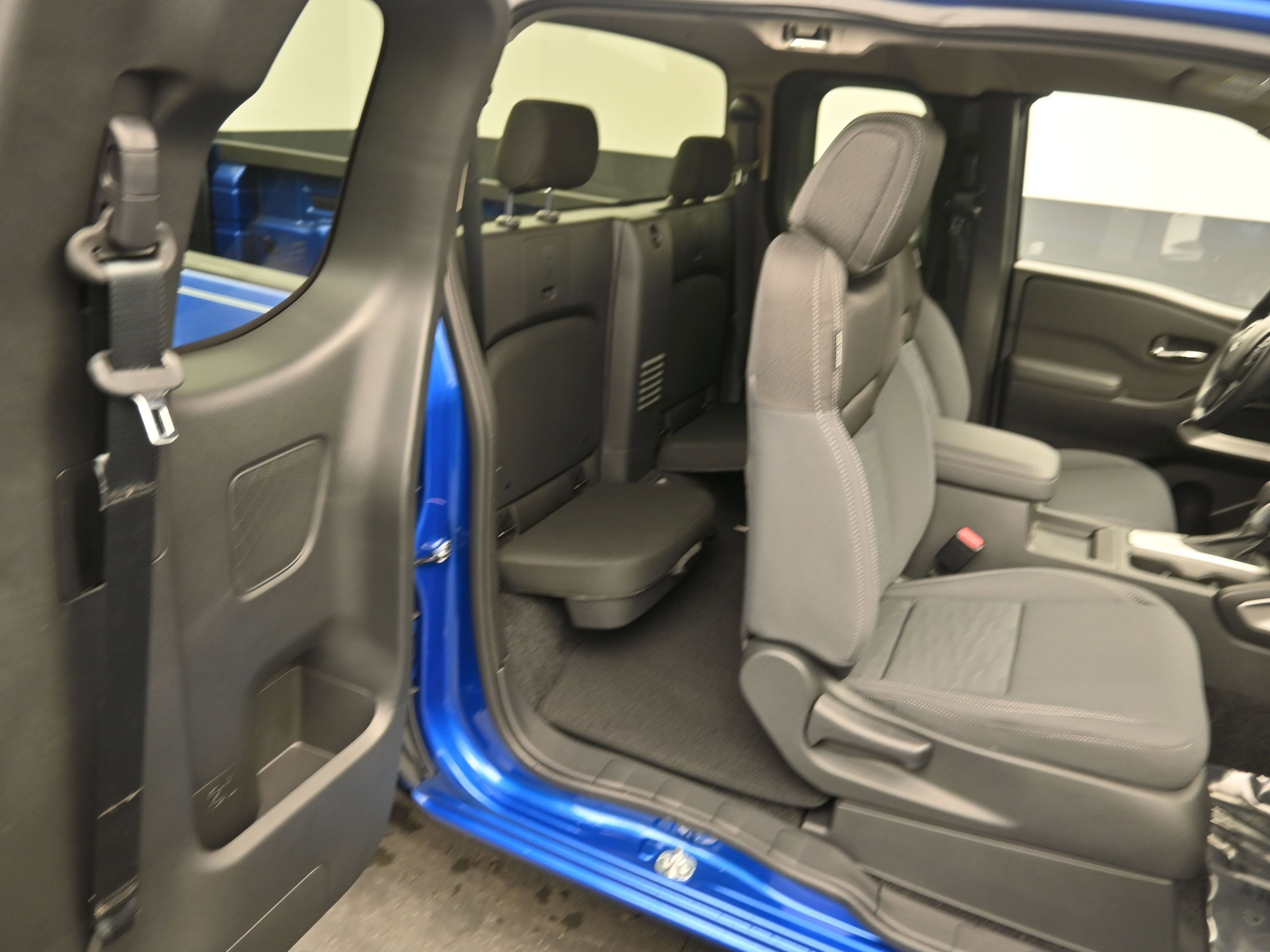 Certified 2024 Nissan Frontier SV image 11