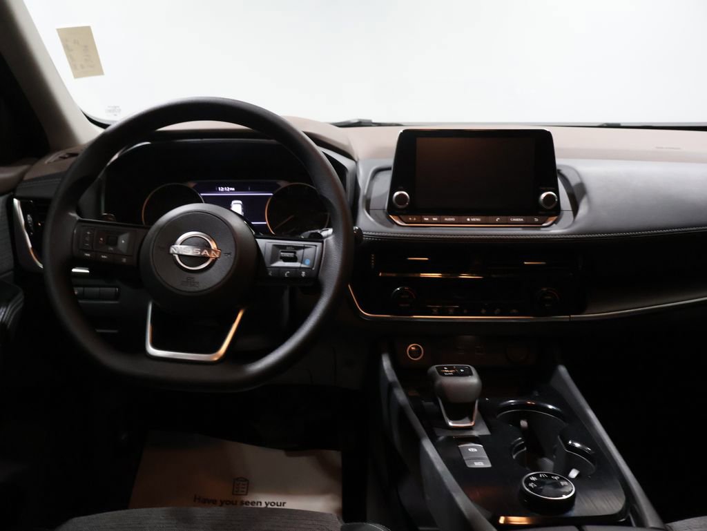 Used 2022 Nissan Rogue SV image 16