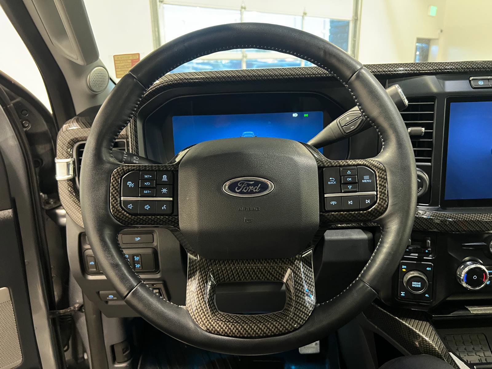 Used 2024 Ford F250 Lariat w/ Lariat Ultimate Package image 11