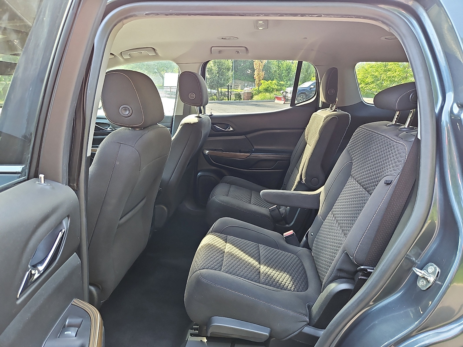 Used 2019 GMC Acadia SLE w/ Driver Alert Package I AWD/4WD image 10