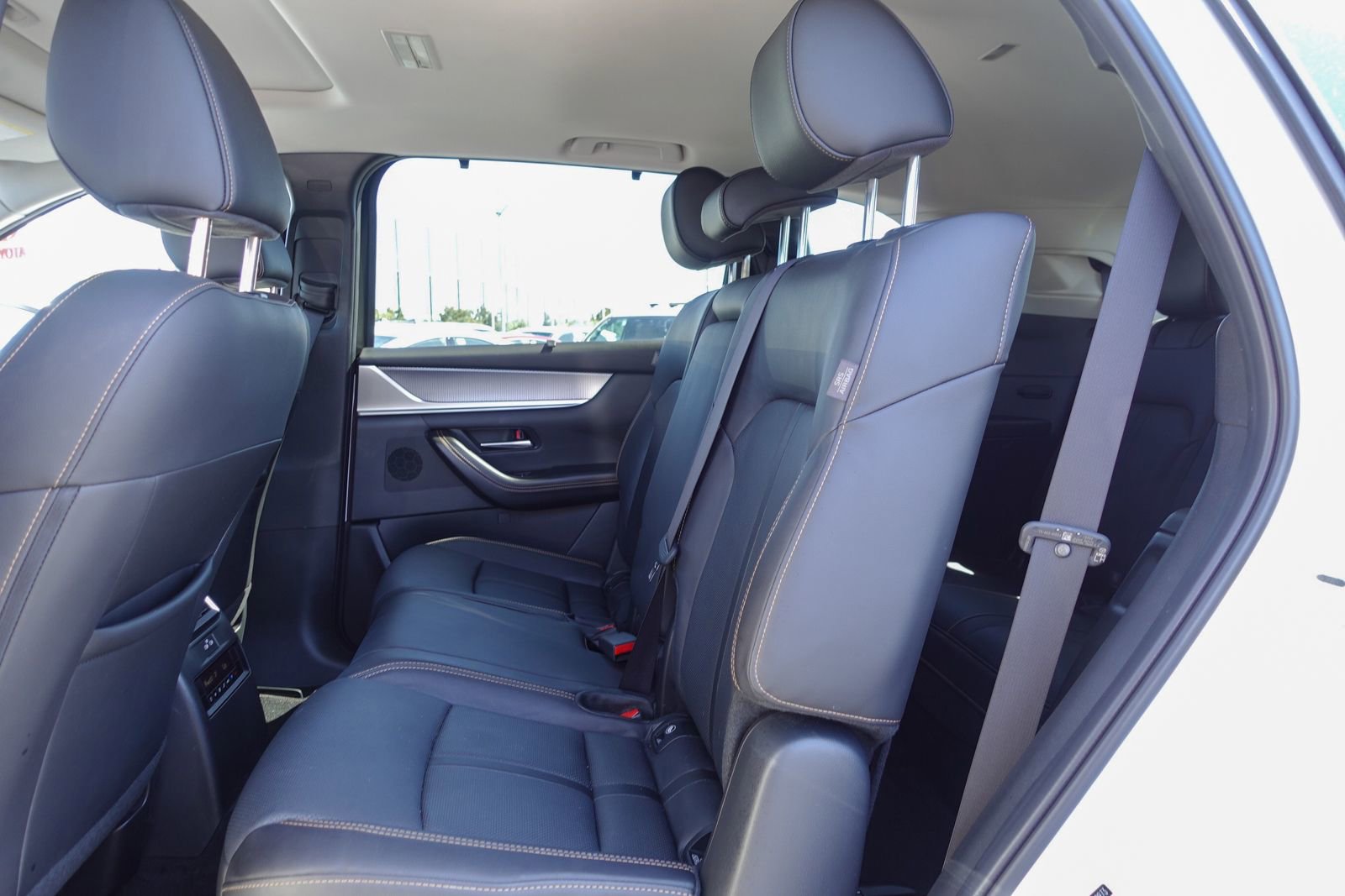 Used 2024 MAZDA CX-90 Plug-In Hybrid w/ Preferred AWD/4WD image 14