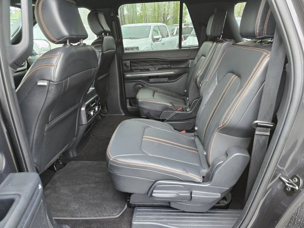 Used 2023 Ford Expedition Max Platinum AWD/4WD image 11