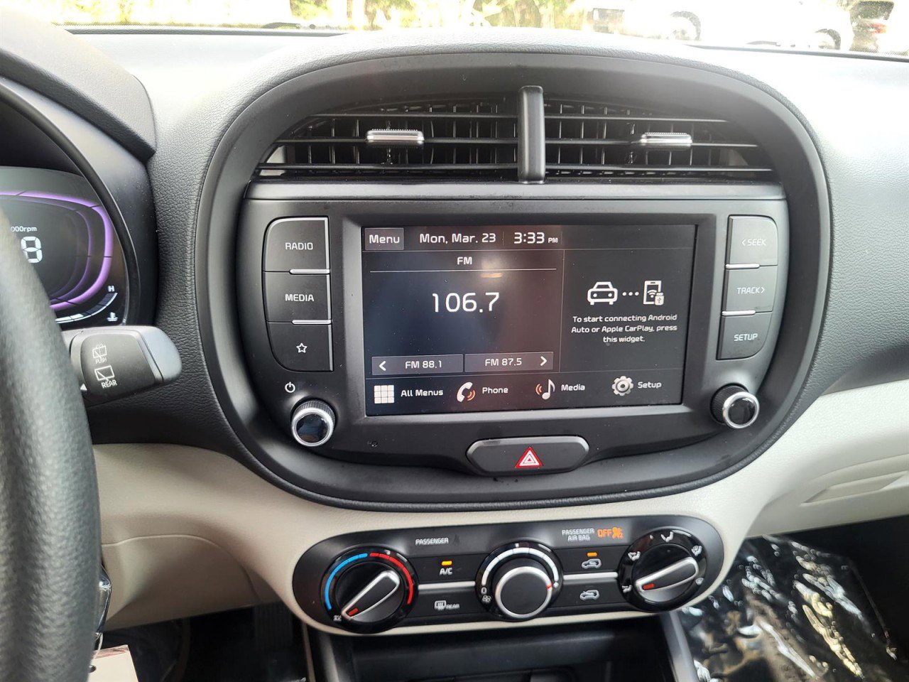 Used 2025 Kia Soul LX w/ LX Technology Package image 16