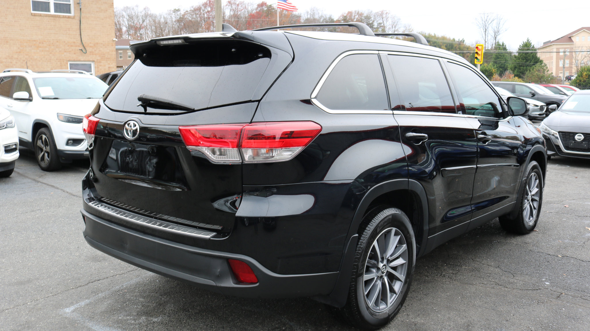 Used 2019 Toyota Highlander XLE image 7