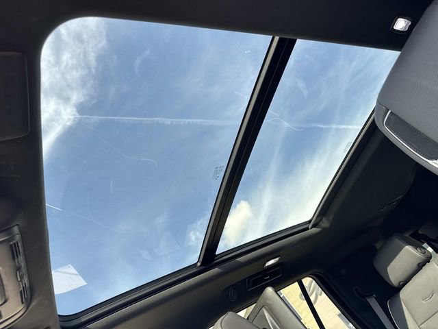 Used 2023 Cadillac Escalade Premium Luxury image 23