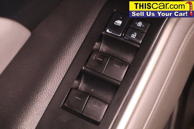 Used 2021 Toyota Highlander XLE image 28