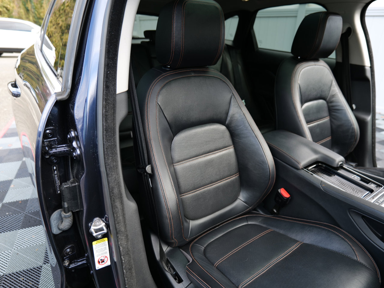 Used 2018 Jaguar F-PACE Prestige image 39