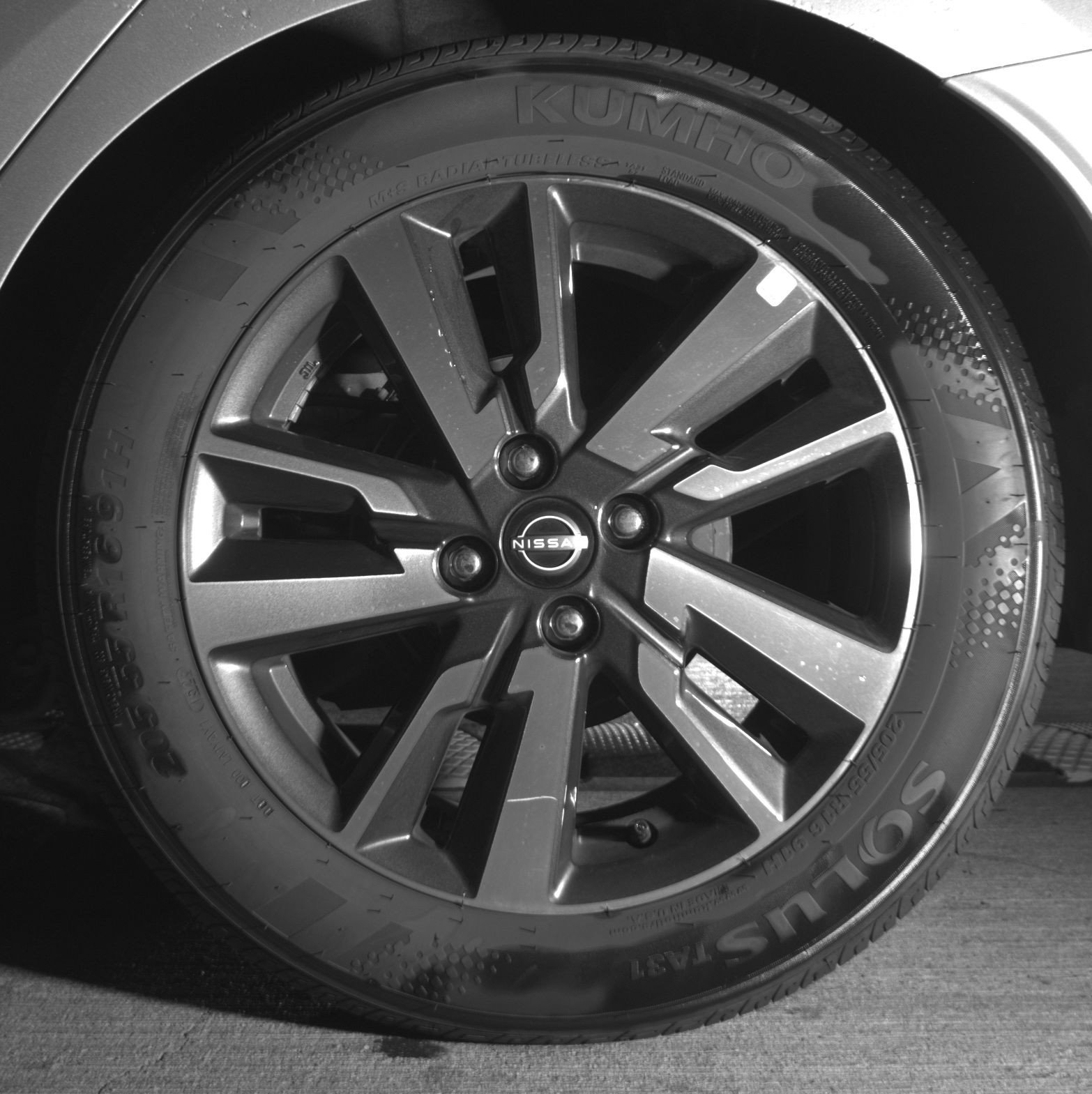 Used 2025 Nissan Versa SV image 14