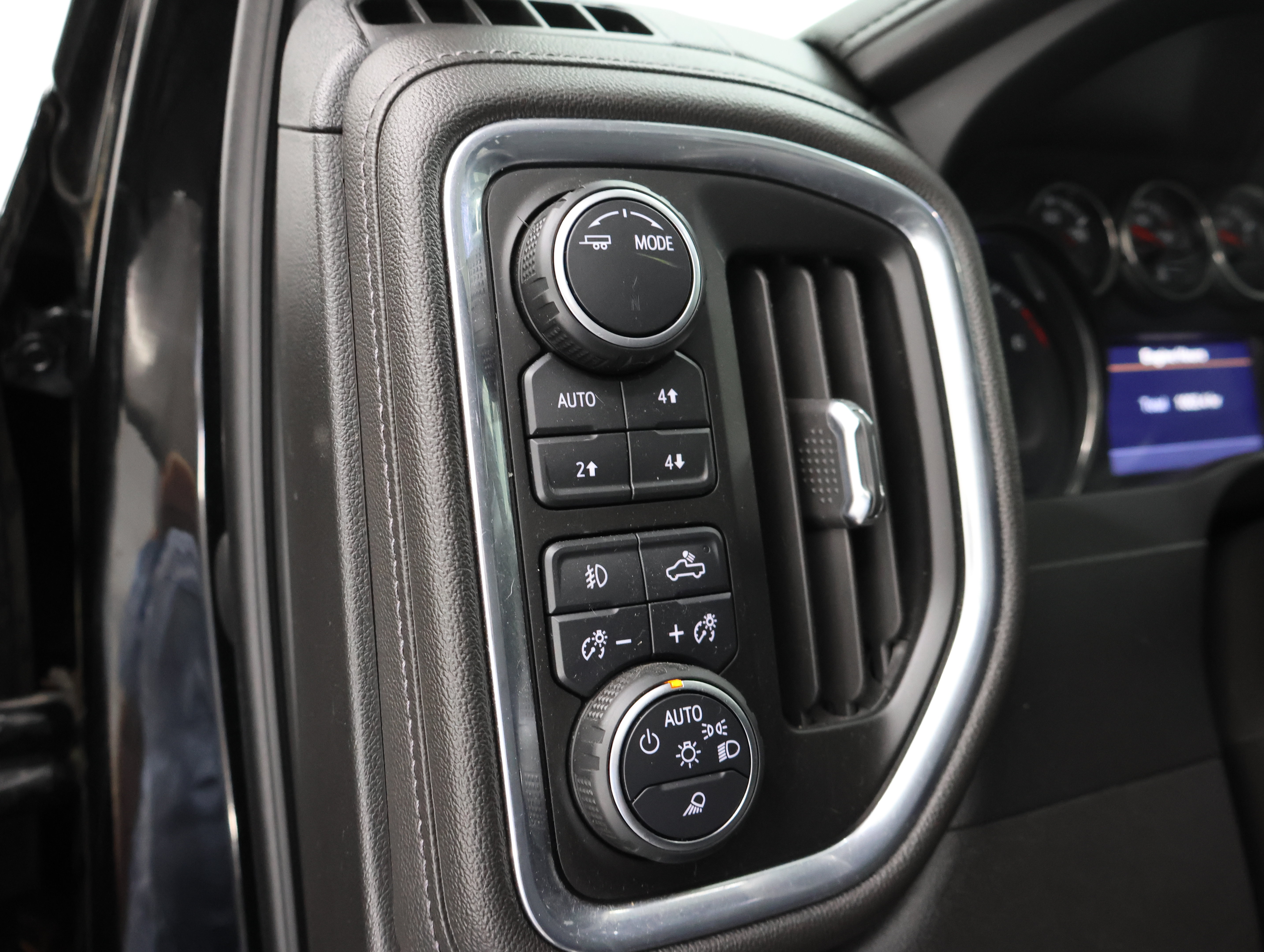 Used 2023 Chevrolet Silverado 2500 LTZ w/ LTZ Plus Package AWD/4WD image 45