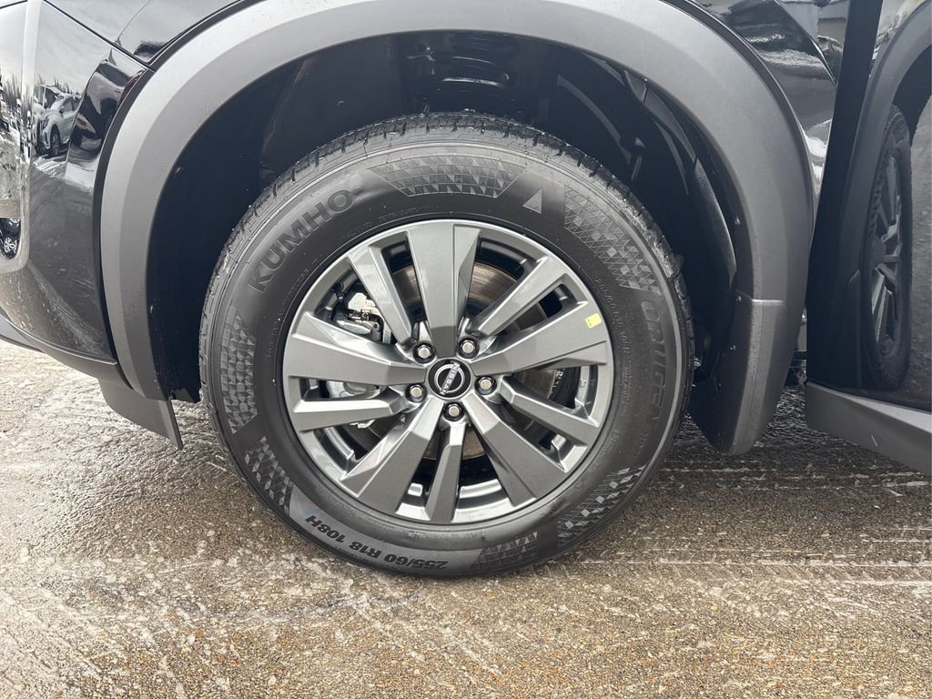 New 2025 Nissan Pathfinder SV image 11