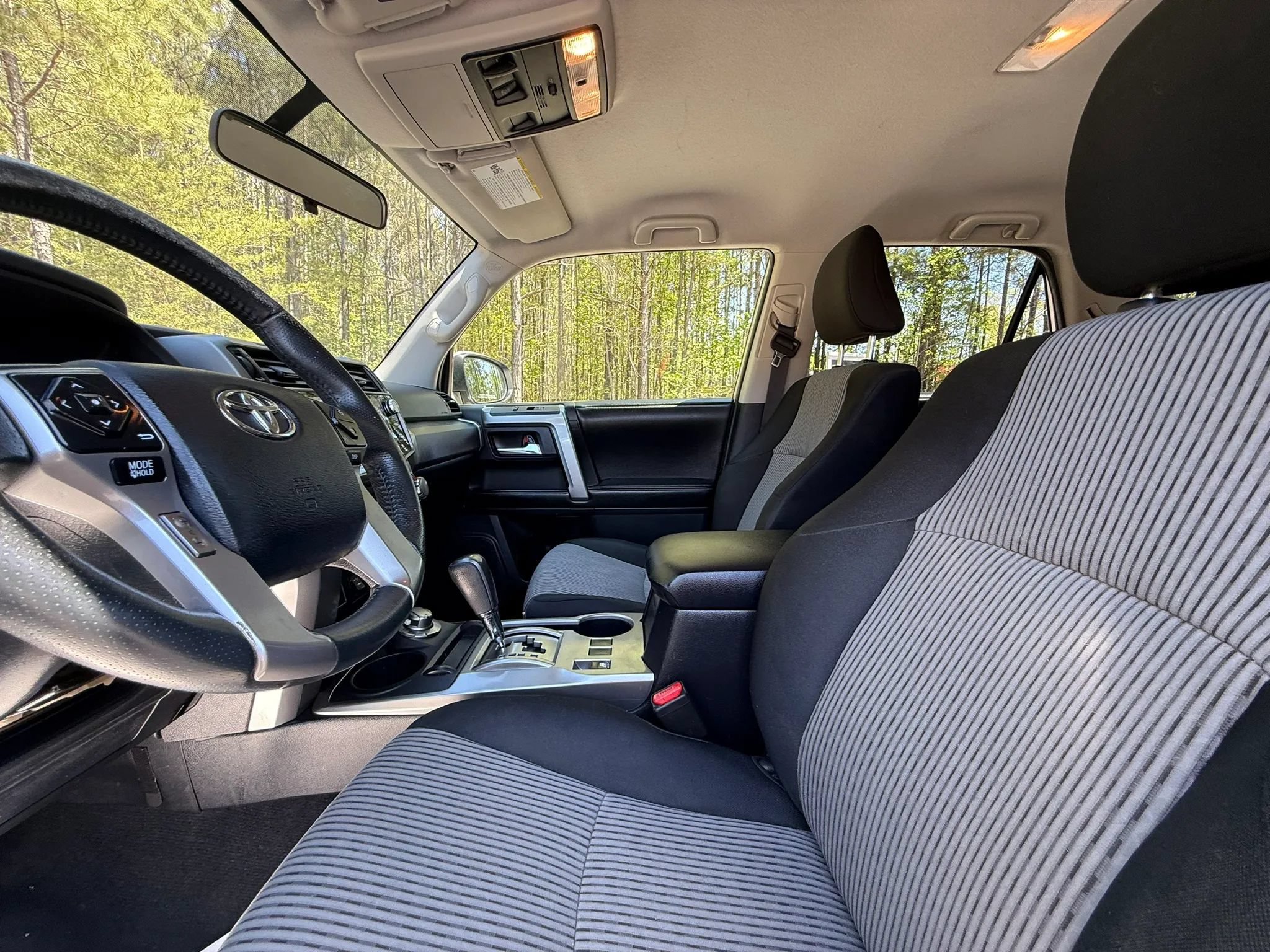 Used 2015 Toyota 4Runner SR5 AWD/4WD image 12