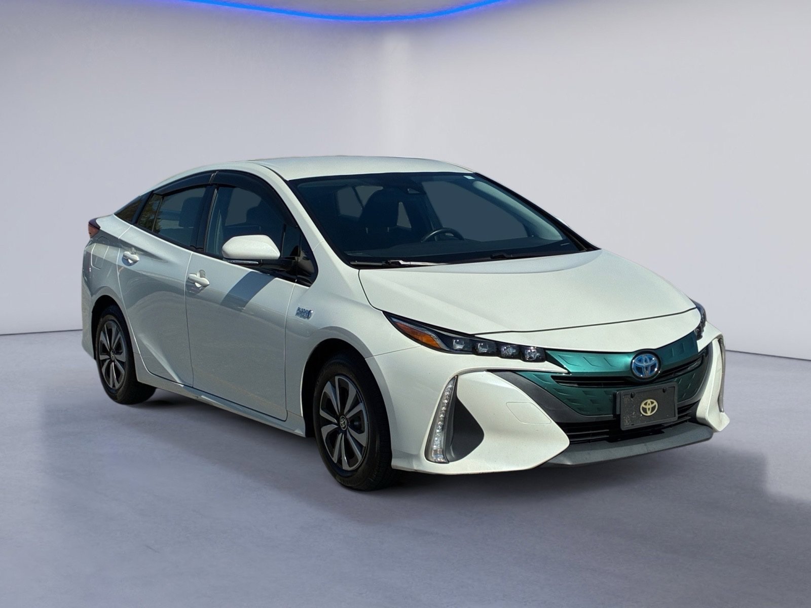 Used 2018 Toyota Prius Prime Plus FWD image 5