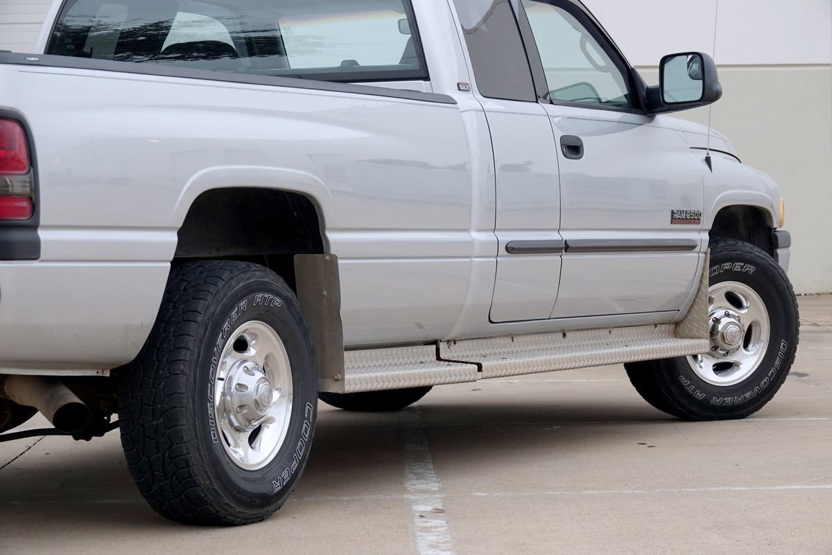 Used 2002 Dodge Ram 2500 Truck SLT image 34