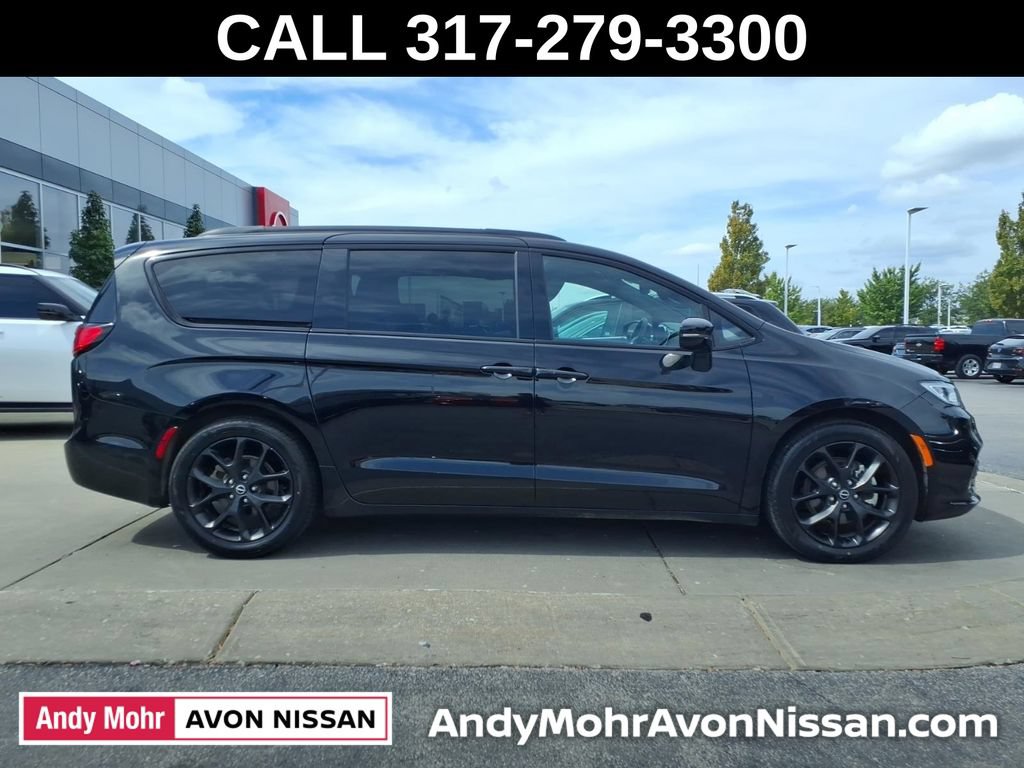 Used 2026 Chrysler Pacifica Limited w/ S Appearance Package FWD image 8
