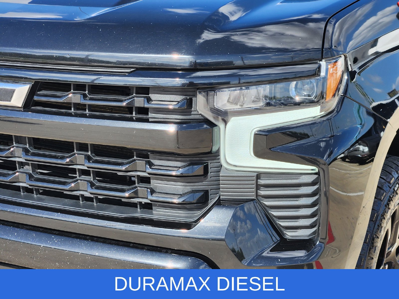 Used 2023 Chevrolet Silverado 1500 RST w/ Redline Edition AWD/4WD image 9