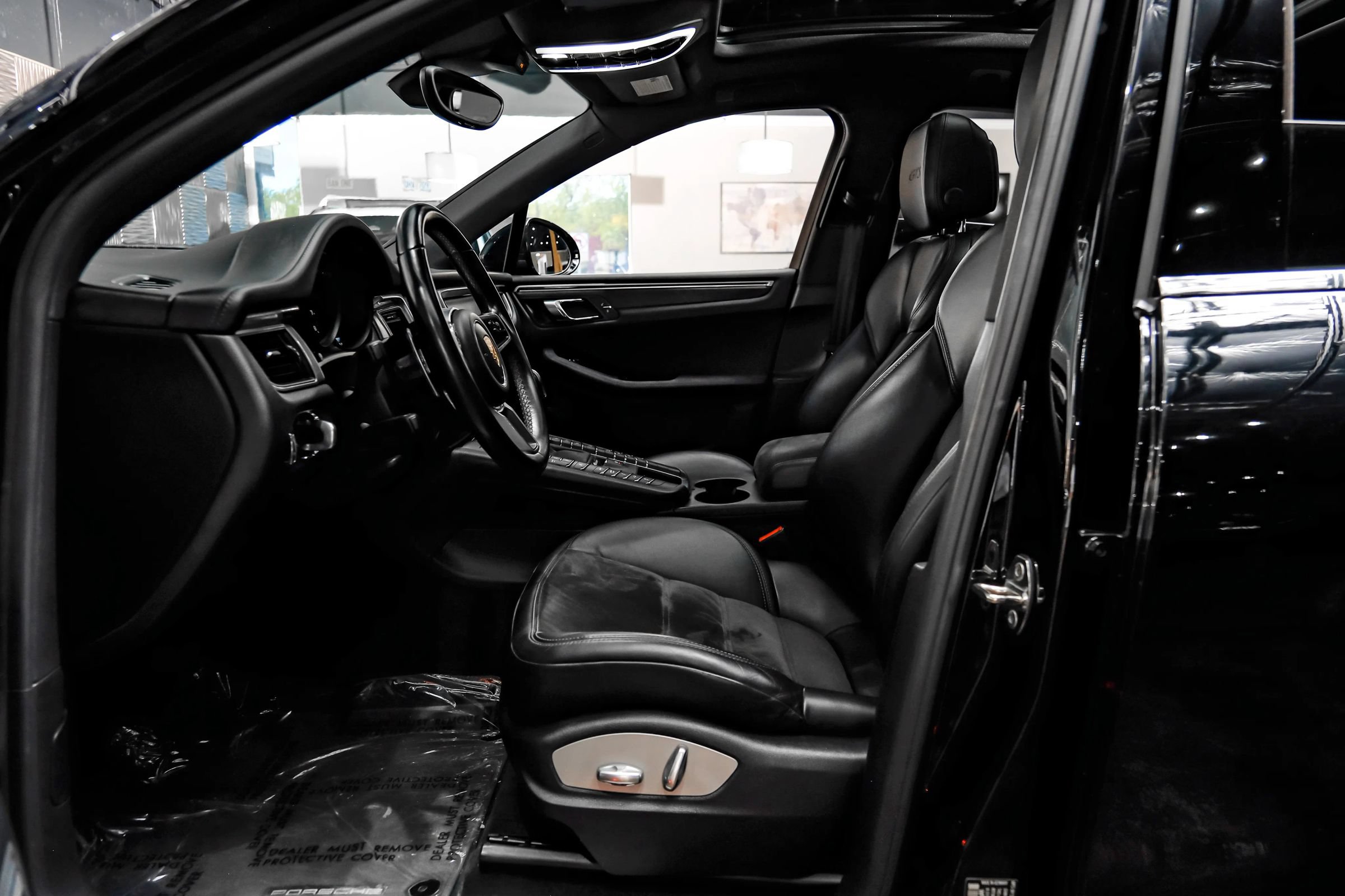Used 2017 Porsche Macan GTS AWD/4WD image 4