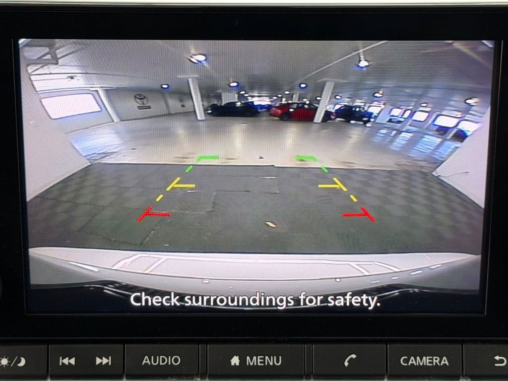 Used 2024 Nissan Rogue S FWD image 33