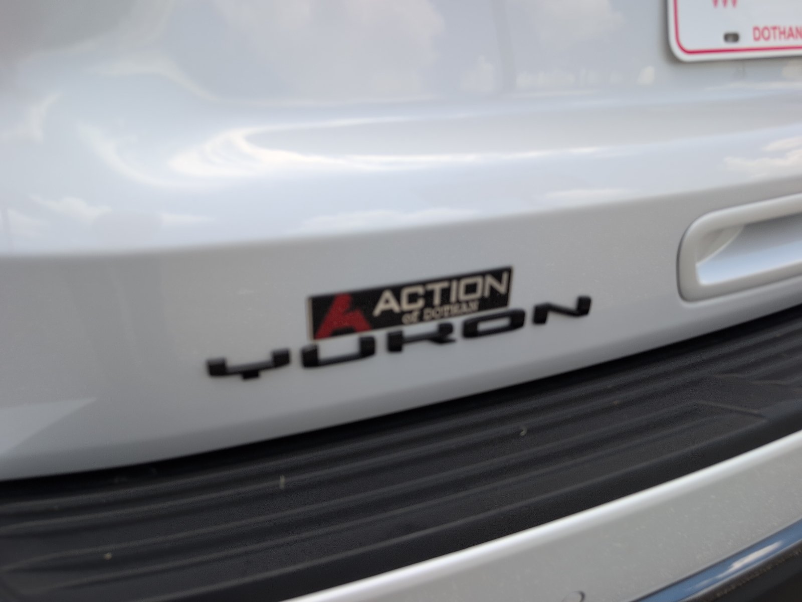 Used 2023 GMC Yukon Denali Ultimate AWD/4WD image 6