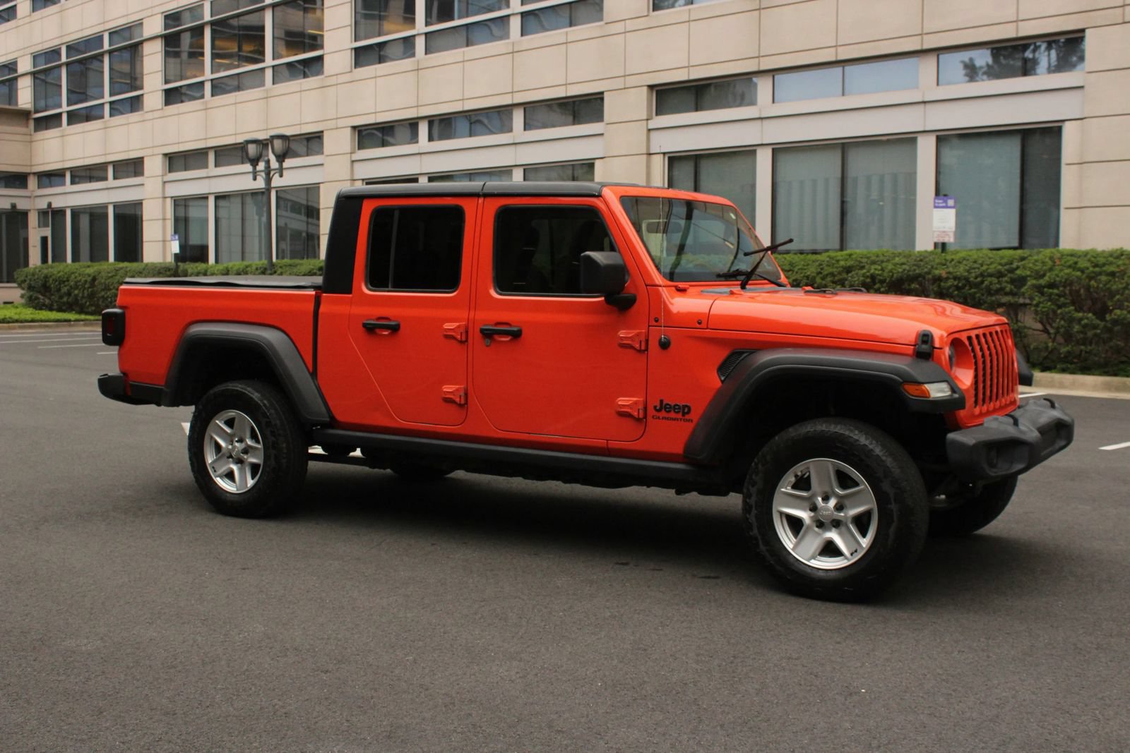 Used 2020 Jeep Gladiator Sport w/ Quick Order Package 24S AWD/4WD image 2