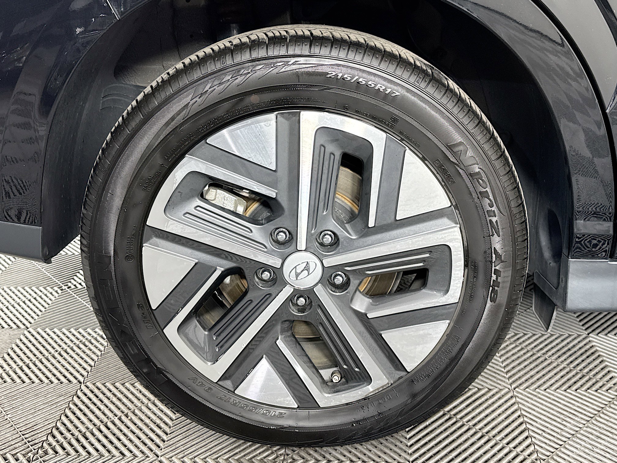 Used 2023 Hyundai Kona Limited image 32