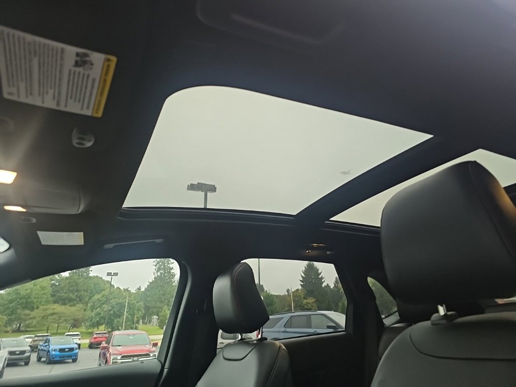 Used 2024 Ford Edge ST-Line AWD/4WD image 11