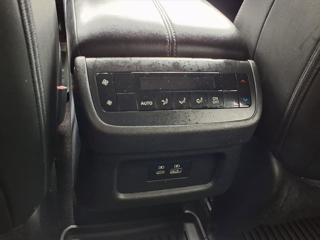 Used 2023 Nissan Pathfinder SL image 25