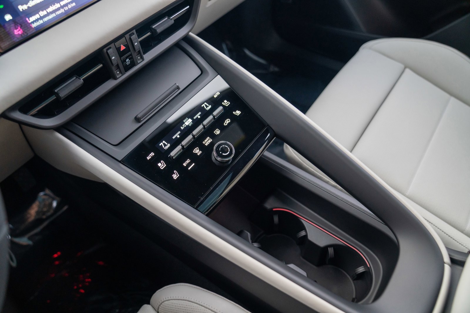 New 2026 Porsche Macan 4 Electric AWD/4WD image 19