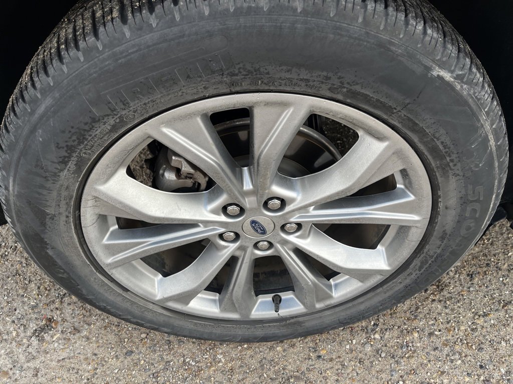 Used 2022 Ford Explorer XLT w/ Equipment Group 202A image 14