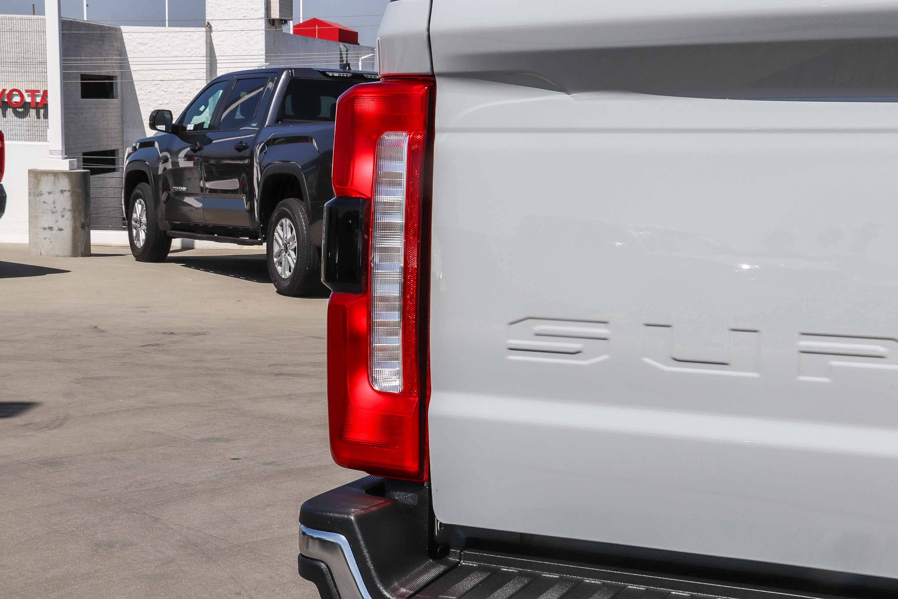 Used 2025 Ford F250 Lariat AWD/4WD image 9