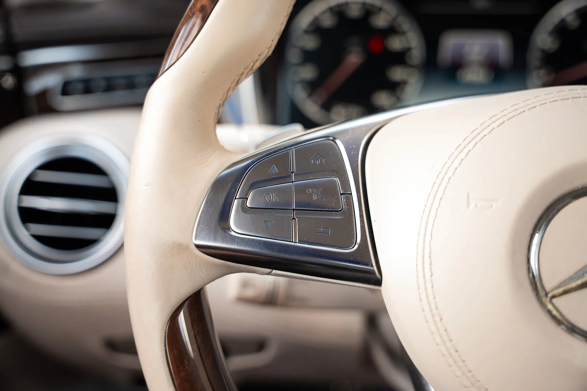 Used 2015 Mercedes-Benz S 550 4MATIC Coupe image 28