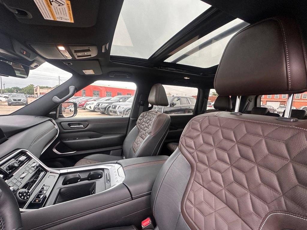 Certified 2025 Nissan Armada Platinum AWD/4WD image 14
