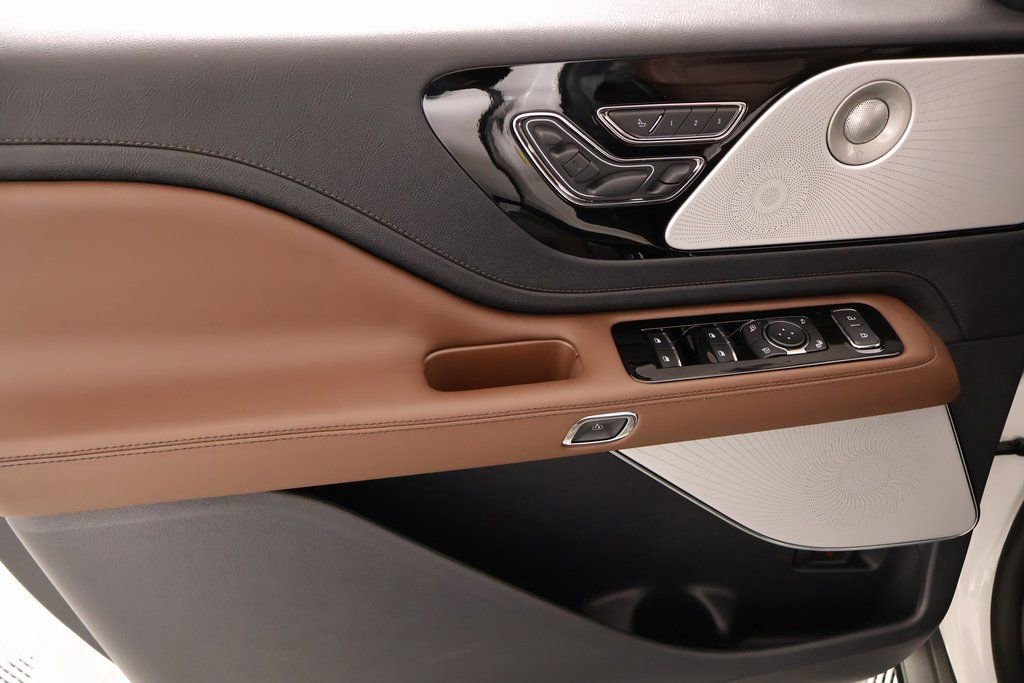 New 2026 Lincoln Aviator Reserve w/ Luxury Package image 17