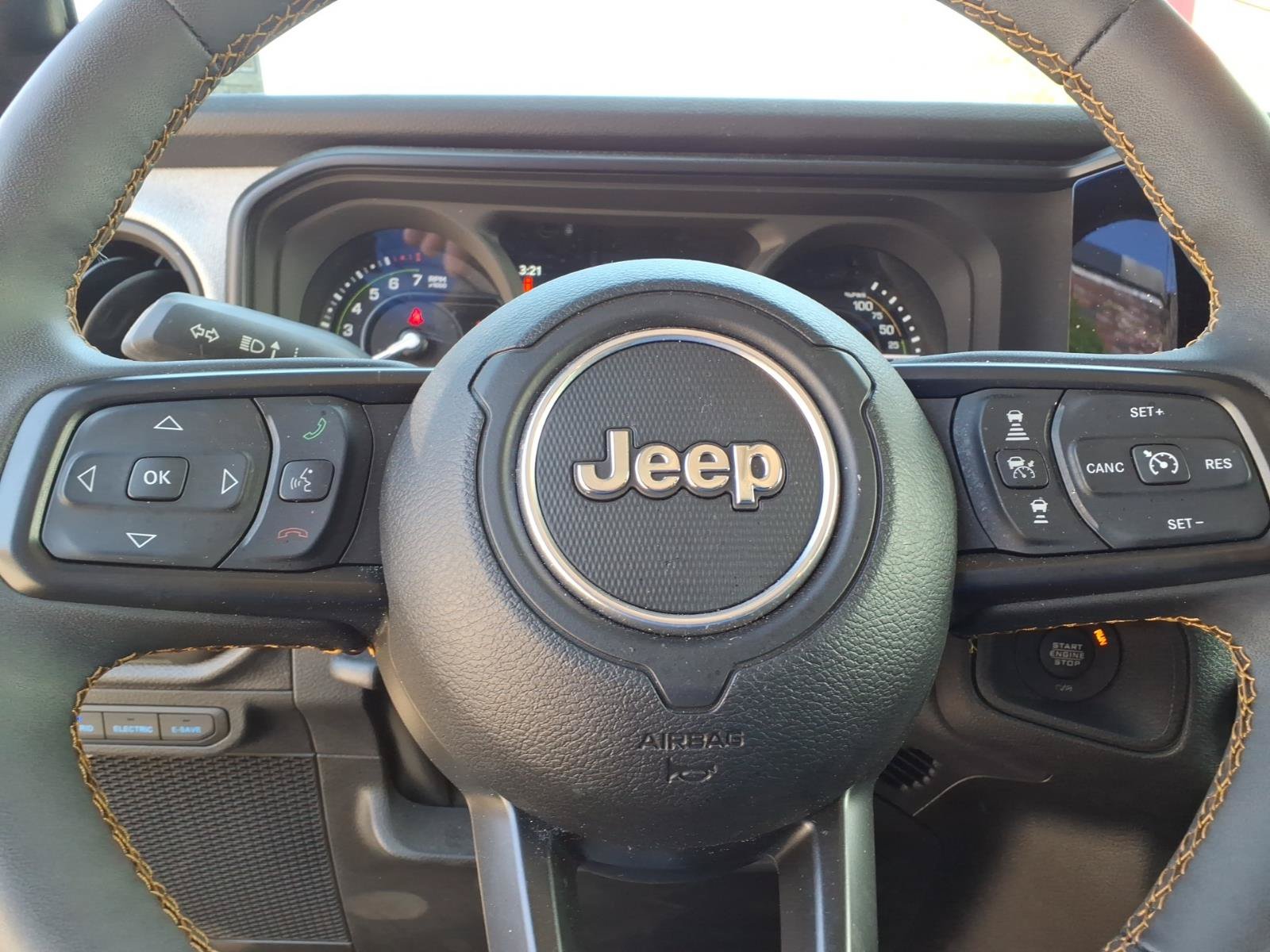Used 2024 Jeep Wrangler Unlimited w/ Convenience Group AWD/4WD image 16