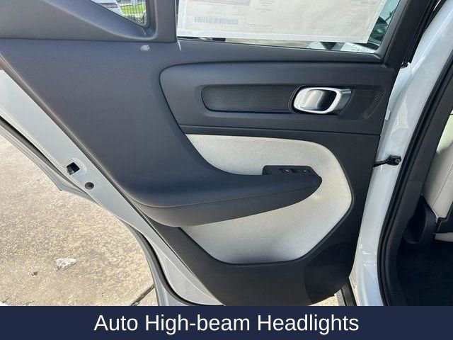 New 2025 Volvo XC40 B5 Ultra w/ Protection Package image 23