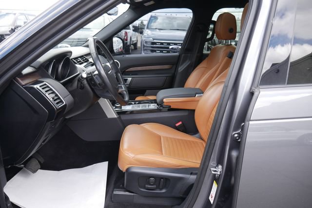 Used 2017 Land Rover Discovery HSE image 2