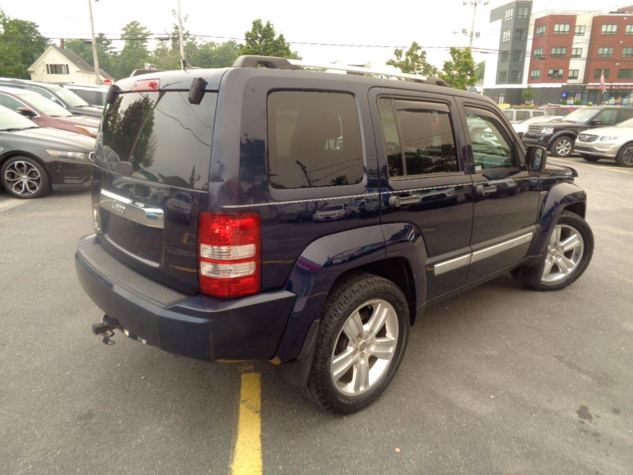 Used 2012 Jeep Liberty Limited Jet w/ Comfort/Convenience Group AWD/4WD image 2