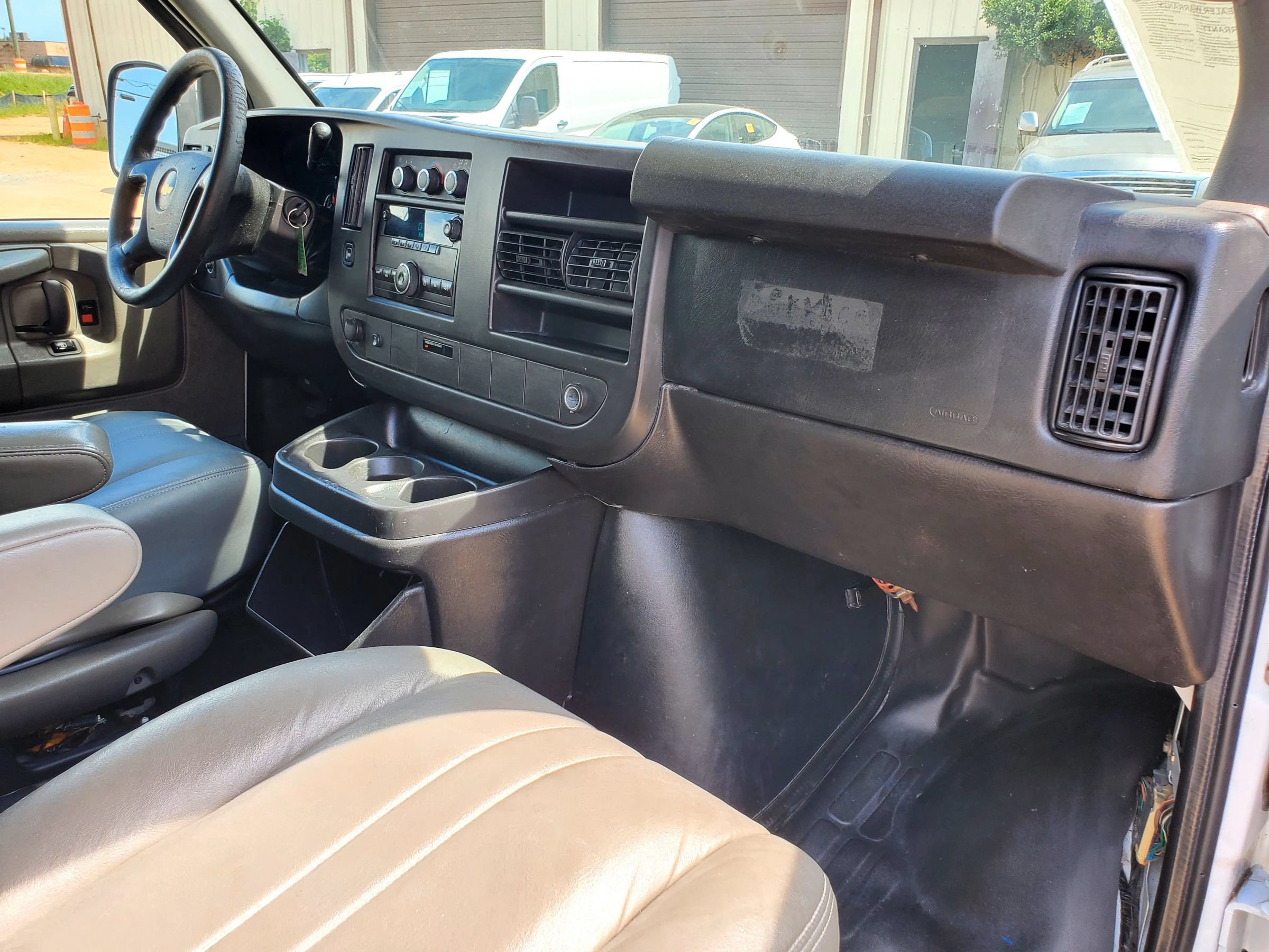 Used 2014 Chevrolet Express 1500 RWD image 27