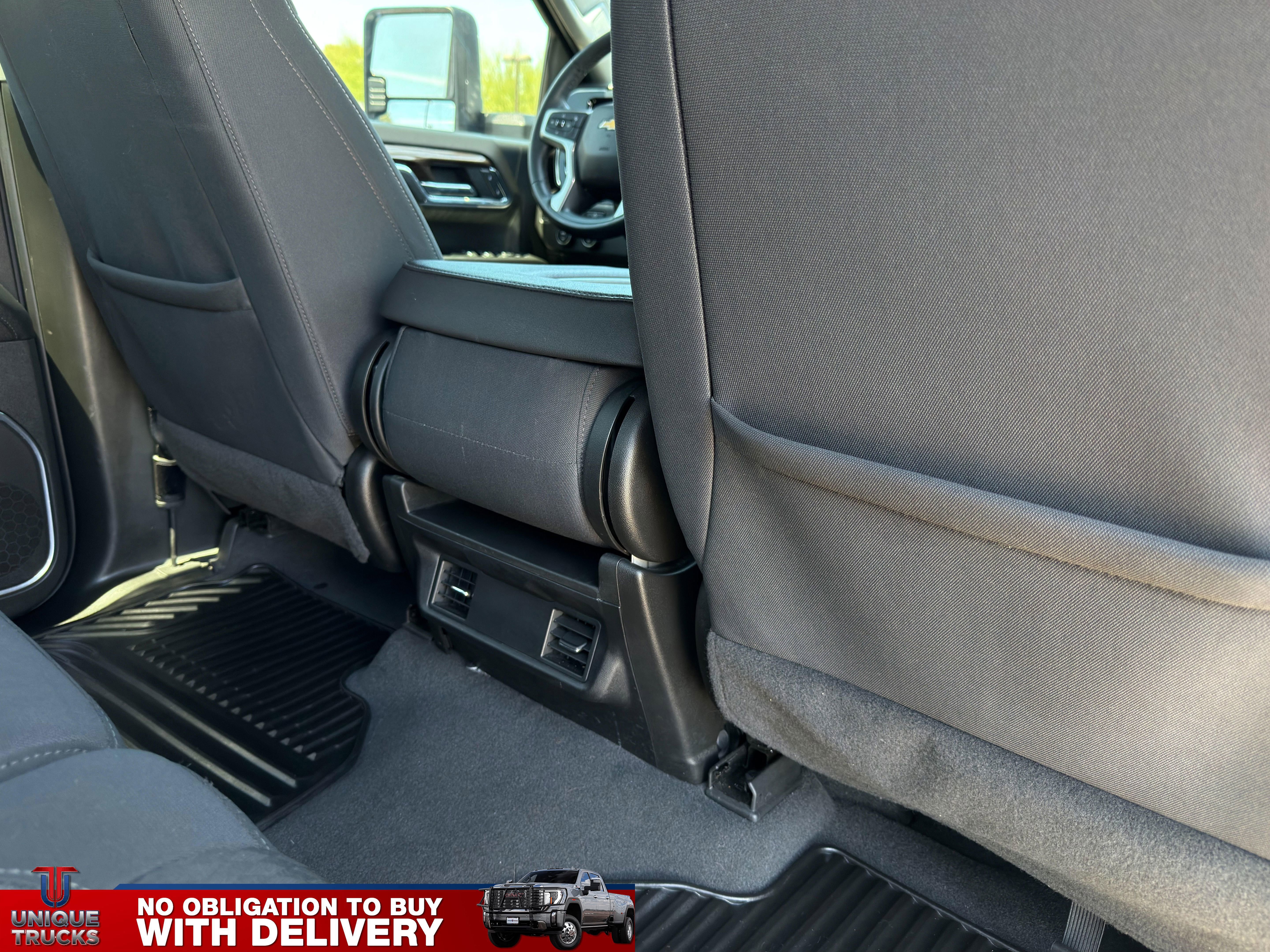 Used 2024 Chevrolet Silverado 3500 LT AWD/4WD image 24