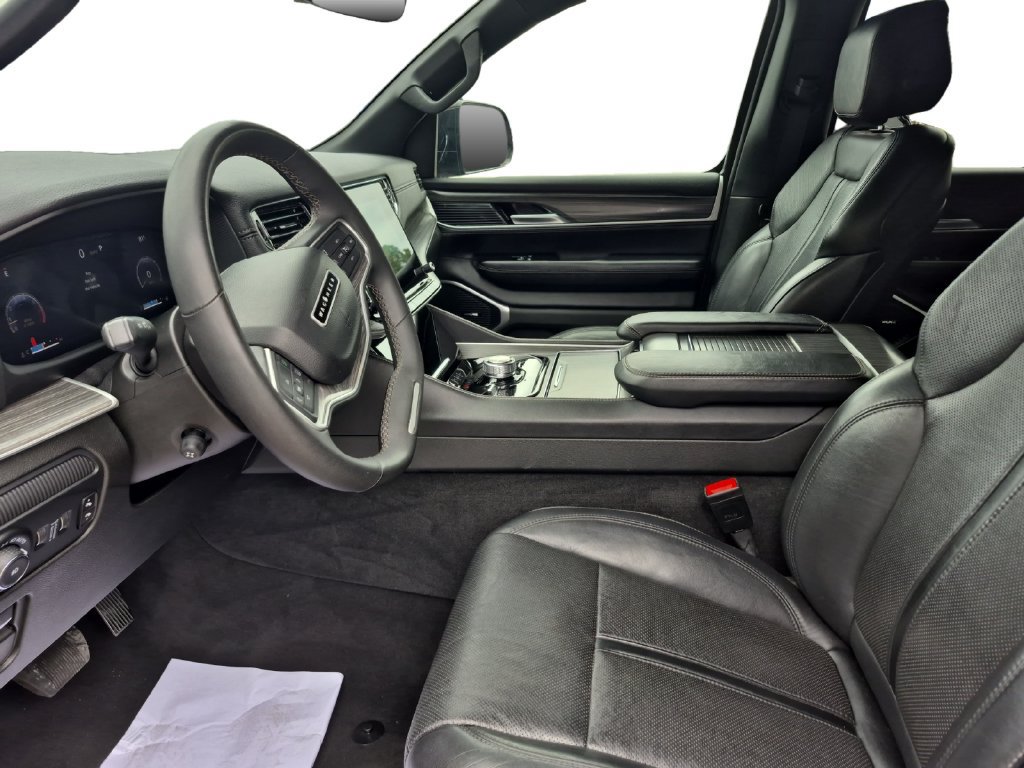 Used 2024 Jeep Wagoneer Series II w/ Flexible Seating Group AWD/4WD image 9